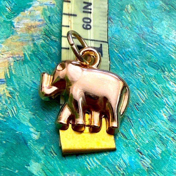 5/$10❤️❤️❤️NEW Rose Gold Tone Alloy Trunk up ELEPHANT Charm Pendant - Picture 2 of 2